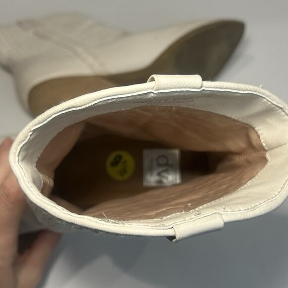 Dolce Vita White Heeled Boots - Picture 7 of 7